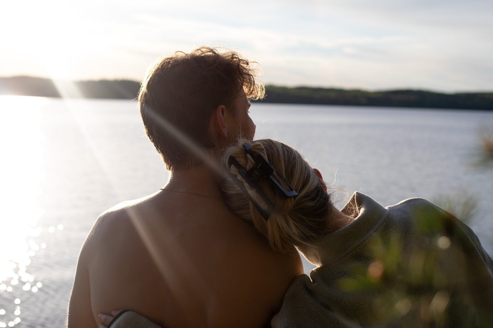 Photo, couple by the lake